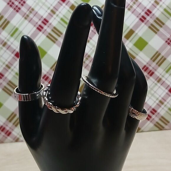 NWOT Set of 4 Fashion Jewelry Silver/White Tone Slim Womens Rings Adjust. #4 - Picture 4 of 11